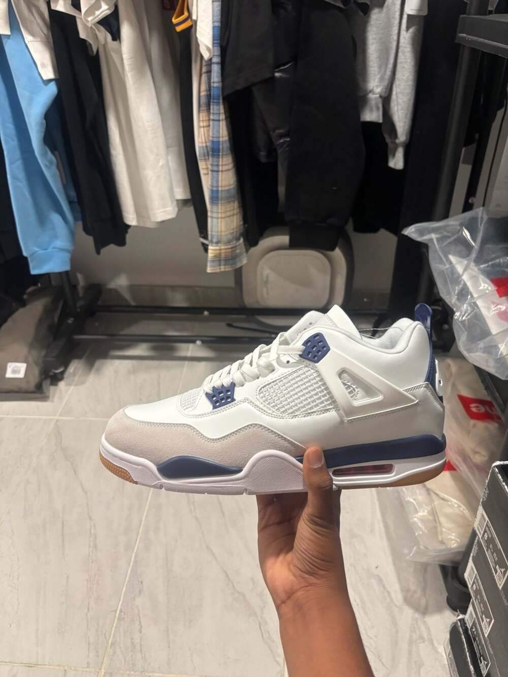 Nike SB x Air Jordan 4 Retro SP White Navy - Picture 2 of 4